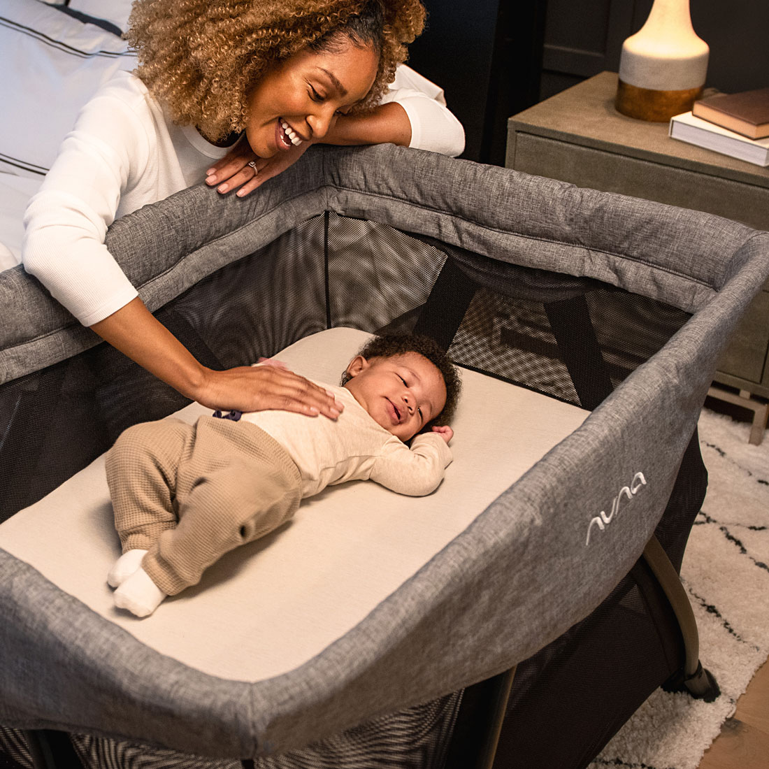 Nuna SENA™ aire Zip-Out Travel Cot | With Newborn Bassinet