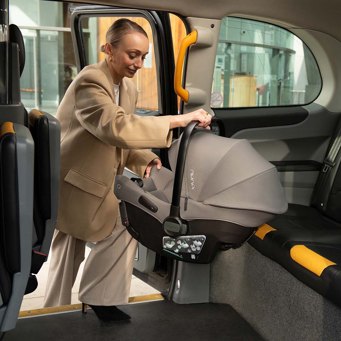 mixx™ next + pipa™ urbn travel system