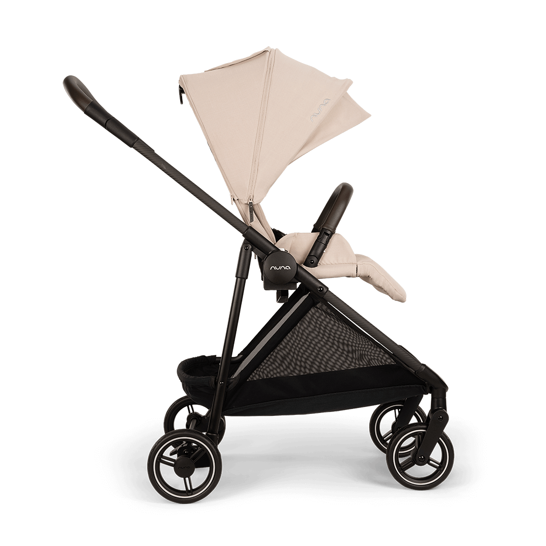 Der federleichte Kinderwagen IXXA next von Nuna für reiseliebende