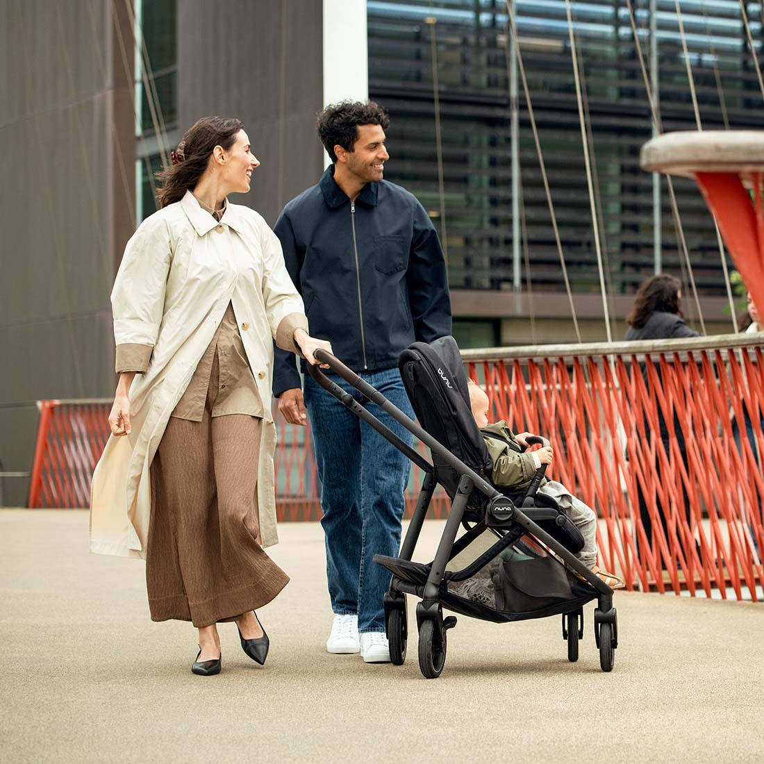 swiv™ + pipa™ next travel system 