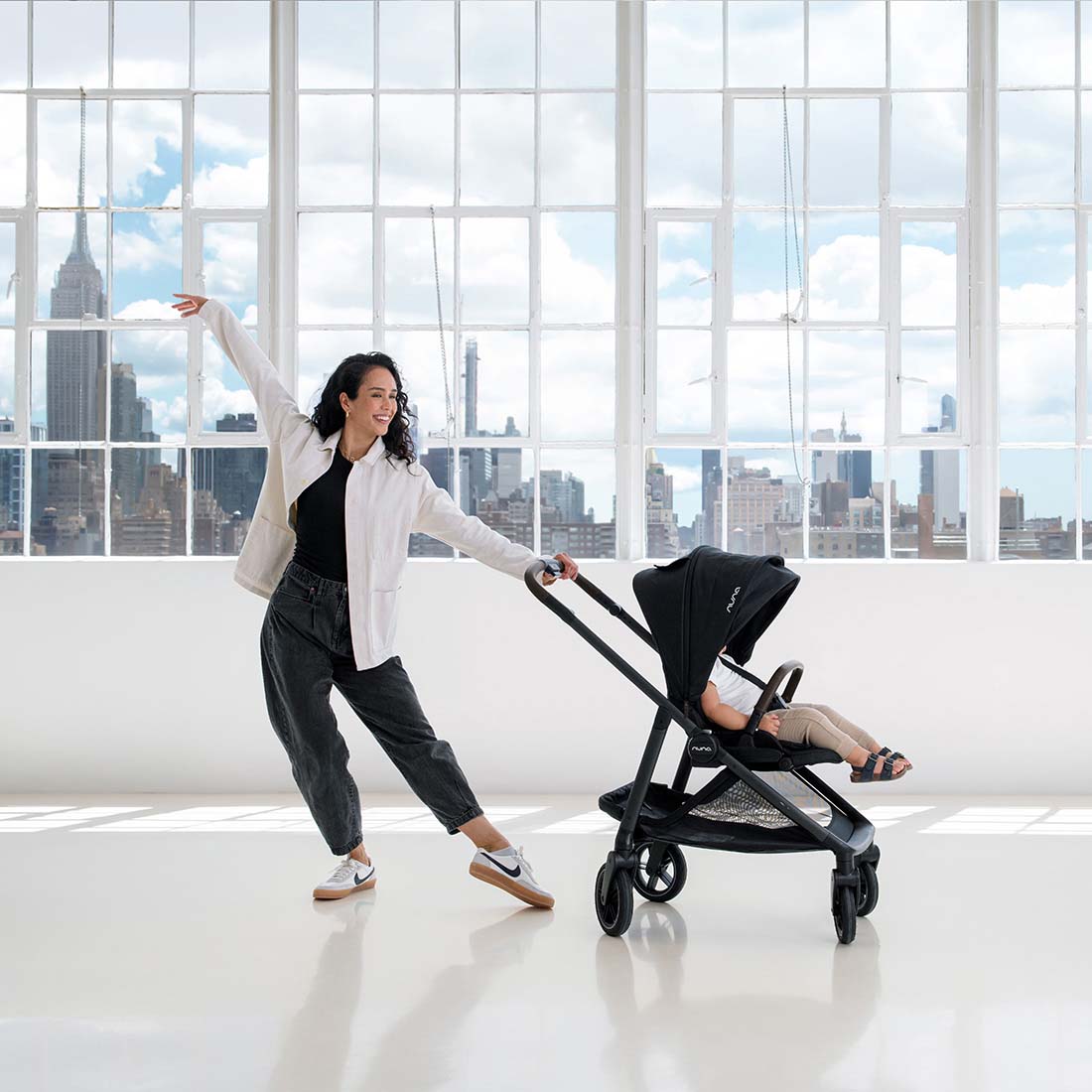 swiv™ + lytl™ + arra™ flex + base™ curv travel system